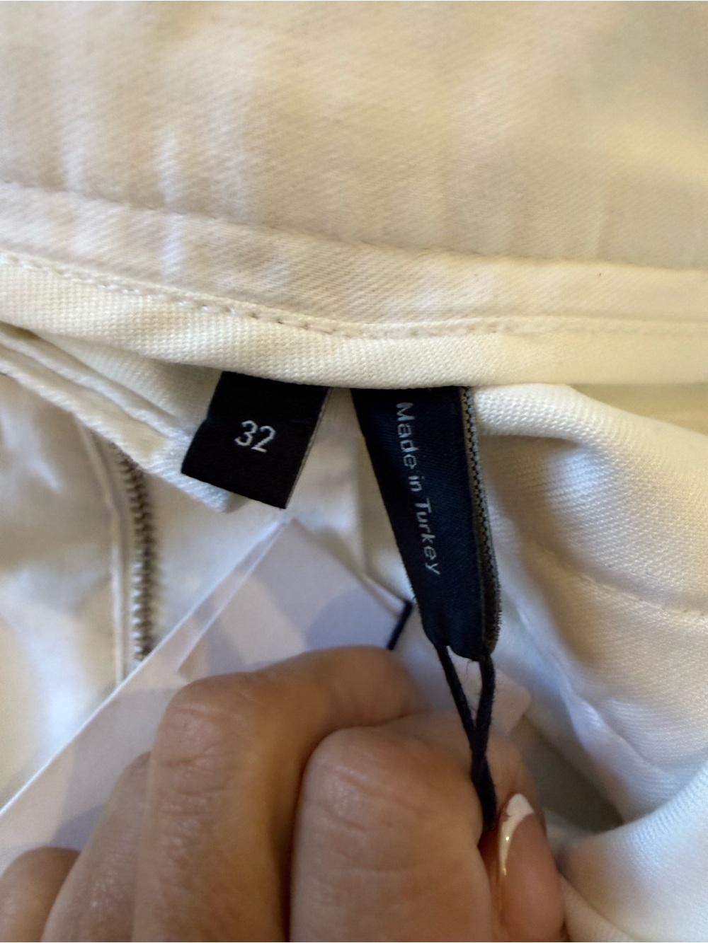 Theory White Flat-Front Men’s Shorts - Picture 8 of 9